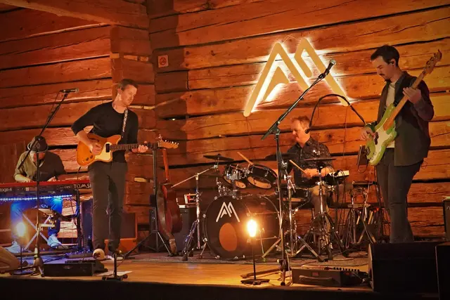 Die Brixentaler Band "Tomsn" begeisterte mit ehrlichem Pop/Rock im Tiroler Dialekt. | Foto: Elmar M. Mayr