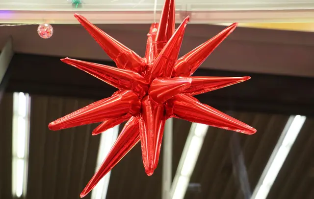 Dass der Advent auch schrill sein kann, zeigt der Weihnachtsmarkt in Semriach. | Foto: Edith Ertl