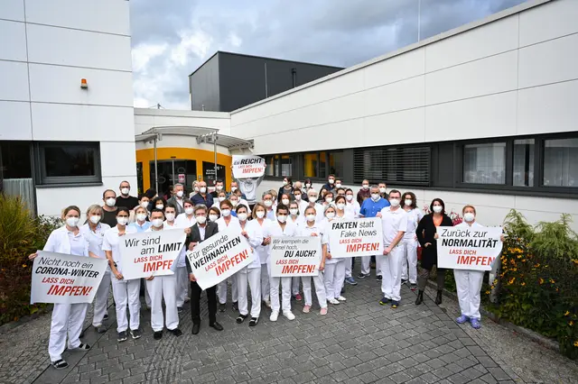 Die wohl härteste Zeit für den Kaufmännischen Direktor Leopold Preining: Die Coronazeit 2021.  | Foto: Klinikum Rohrbach
