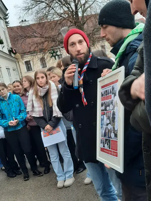 Eine Fotostory entwickelten die Pfadfinder zum Thema Gewalt. | Foto: Frauen für Frauen