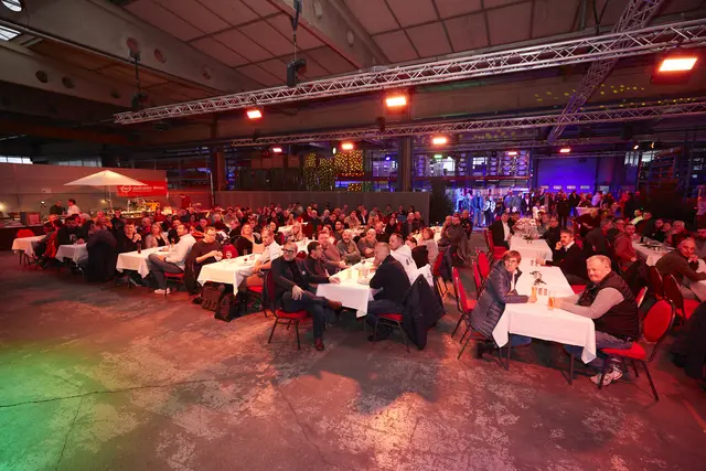 Volles Haus: Hunderte Festgäste genossen die gemütliche Atmosphäre beim Punschfest. | Foto: Ulli Engleder
