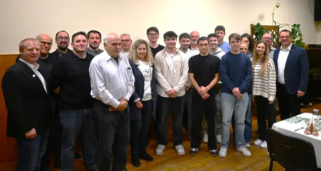 Die Rotkreuz-Familie der Kolonne Mistelbach traf sich im festlich geschmückten Siebenhirtnerhof, um gemeinsam zu feiern.  | Foto: RK Mistelbach
