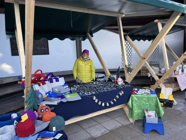 Der Kathreinmarkt in Götzens begeisterte mit Handwerk und Adventsschätzen.  | Foto: Michael Schallner