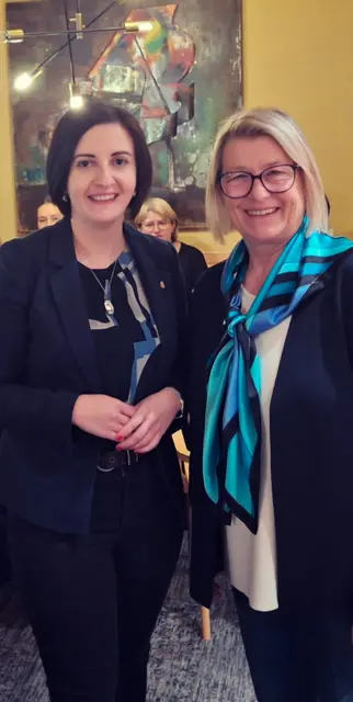 Die neue Bezirksobfrau Stefanie Hofmann und ihre Vorgängerin Ulrike Wall (von links). | Foto: FPÖ Rohrbach