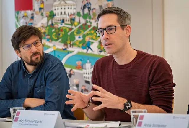 Bürgermeister-Stellvertreter Kay-Michael Dankl, Samuel Felbermair, Koordinator für Aktive Mobilität.  | Foto: Stadt Salzburg/Alexander Killer