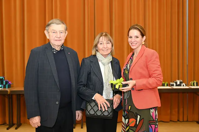 Jubilarsehrung Josef und Margarete Bauer zur Diamantenen Hochzeit mit Bürgermeisterin Carmen Jeitler-Cincelli. | Foto: 2025psb/sap