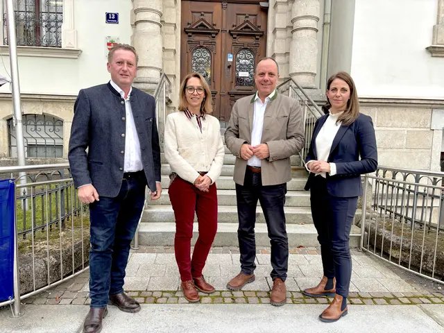 Stadtrat Thomas Reiter, Finanzstadträtin Tamara Niederbacher, Bürgermeister Christoph Stark und Vizebürgermeisterin Katharina Schellnegger (v. l.)  | Foto: MeinBezirk 