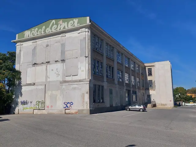 Das sogenannte Leiner Areal in der Nähe des Mödlinger Bahnhofs steht seit 2011 unter Denkmalschutz. | Foto: MeinBezirk/Hirss