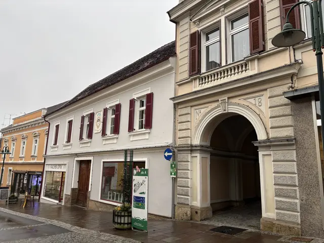 Die Beratungsstelle zur Existenzssicherung der Caritas  findet sich in Hartberg sein Anfang November wieder am Standort Herrengasse 18, im Durchgang zum Stadtpark. | Foto: Margot Jeitler