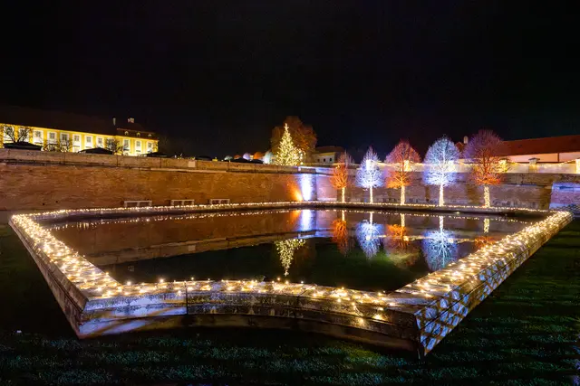 Der Weihnachtsmarkt ist an den Veranstaltungstagen jeweils von 10 bis 19 Uhr geöffnet und bietet ein außergewöhnliches Erlebnis für alle Generationen. | Foto: Zsolt Marton
