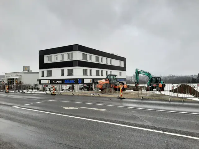 Heute-Foto: Im April 2025 erfolgte die feierliche Eröffnung. Heute wird am Kreuzungsbereich gearbeitet. | Foto: B. Hofmann