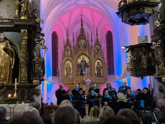 Der Chor "Camerata Vocalis Pettenbach" lädt zum Adventsingen in die Wallfahrtskirche Heiligenleithen ein. | Foto: Camerata Vocalis Pettenbach