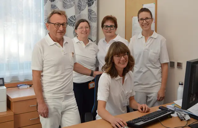 Primar Andreas Kretschmer, Maria Böhm, Michaela Johandl, Veronika Koudelkova und Angelika Fidi (v.l.) | Foto: Landesklinikum Waidhofen/Thaya