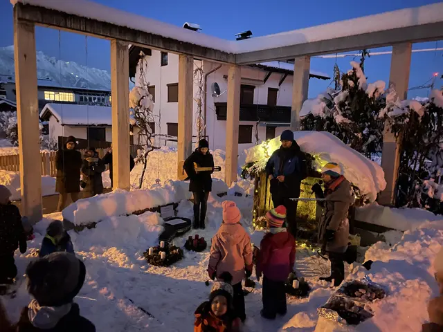 Der Spaziergang durch Götzens sollen die Adventszeit einleiten.  | Foto: Michael Schallner