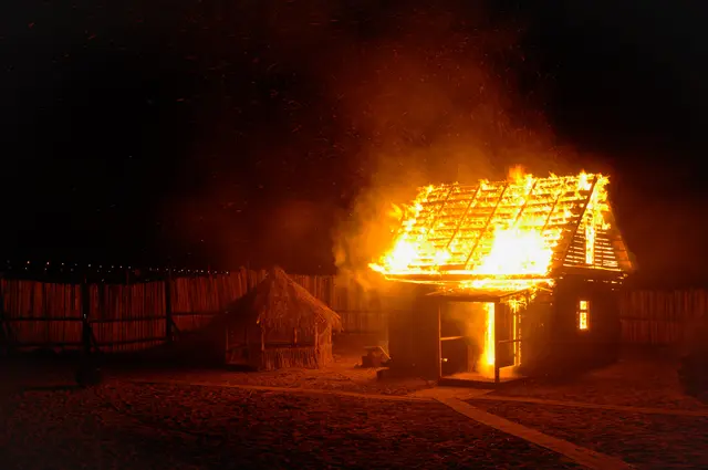 Die Brandursache sei derzeit noch unbekannt. (Symbolfoto)  | Foto: stock.adobe.com/at/Andrii Gorb 