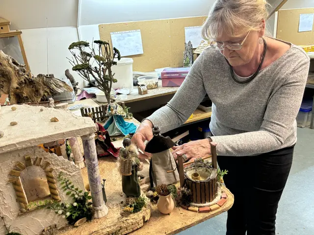 Claudia, ganz vertieft in ihre Arbeit. | Foto: MeinBezirk/Barbara Babonitsch-Diewald