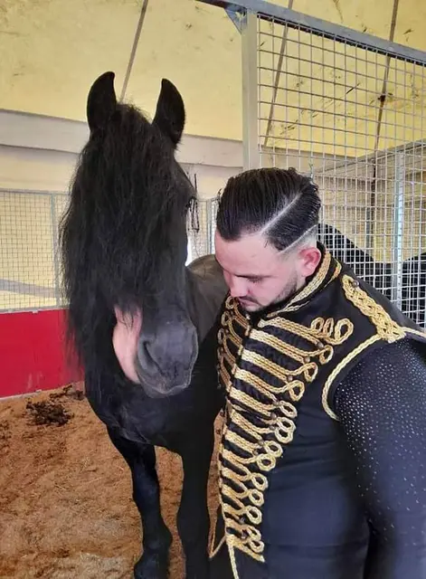 Maiwen Kaiser mit Pferd | Foto: circus kaiser