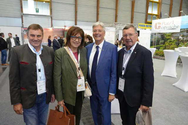 Landeshauptmann Peter Kaiser besuchte die Kommunalmesse im Oktober, in seiner Funktion als Landeshauptmann zum letzten Mal. Zu seiner  Präsidentschaftkandidatur gibt er sich kryptisch. | Foto: MeinBezirk.at/Stephan Fugger