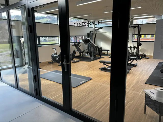 Auch ein Fitnessraum steht den Lehrlingen zur Verfügung. | Foto: MeinBezirk/Angelika Kern