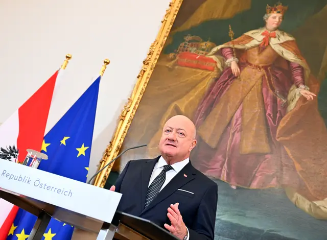 Nach einer OP und vier Wochen Home-Office meldete sich Regierungschef Christian Stocker (ÖVP) zurück aus dem Bundeskanzleramt – und verlor dabei keine Zeit. | Foto: APA-Images / APA / HANS KLAUS TECHT