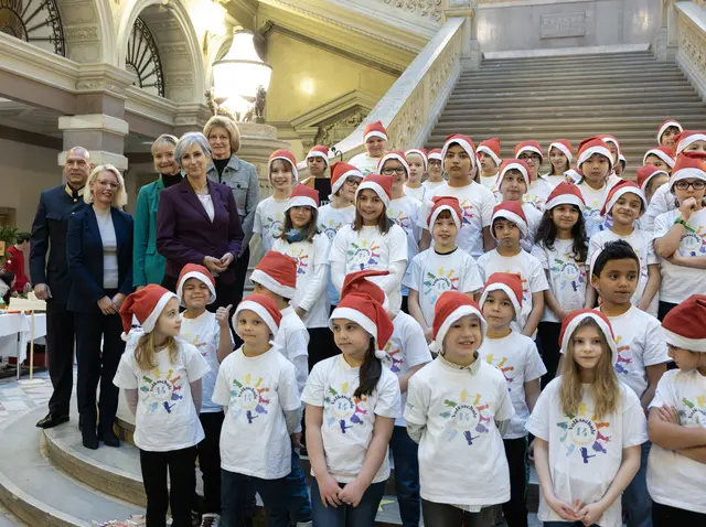 Musikalische Untermalung gab es vom Kinderchor der Schule Wien 14, Felbigerfasse. | Foto: BKA/Aigner