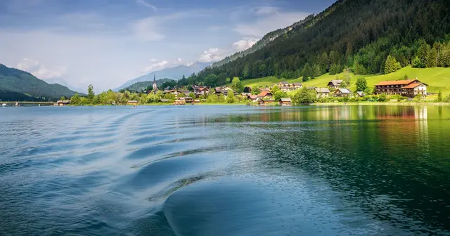 Im Sommerhalbjahr 2025 verbuchten die Kärntner Beherbergungsbetriebe 2.341.492 Gästeankünfte mit 9.460.495 Übernachtungen. Bei den Nächtigungen gab es einen leichten Rückgang von 0,2 Prozent (Symbolfoto) | Foto: stock.adobe.com/at/babsi_w