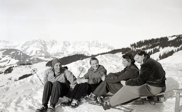 Ein Wiener Fotograf fand zuletzt Fotonegative, die eine junge Familie aus den 1950er-Jahren zeigen. | Foto: Nico Adrian Hölzl