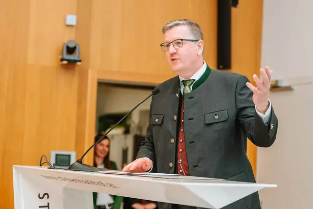 Der Präsident der Landwirtschaftskammer Steiermark, Andreas Steinegger, bezeichnet die EU-Entwaldungsverordnung als "unsinnige bürokratische Gängelei unserer Waldbesitzer und der Unternehmen in der Wertschöpfungskette Forst/Holz" und sieht sich angesichts der jüngsten Entscheidung auf EU-Ebene in seiner Kritik bestätigt.  | Foto: LK Steiermark/Nadja Fuchs