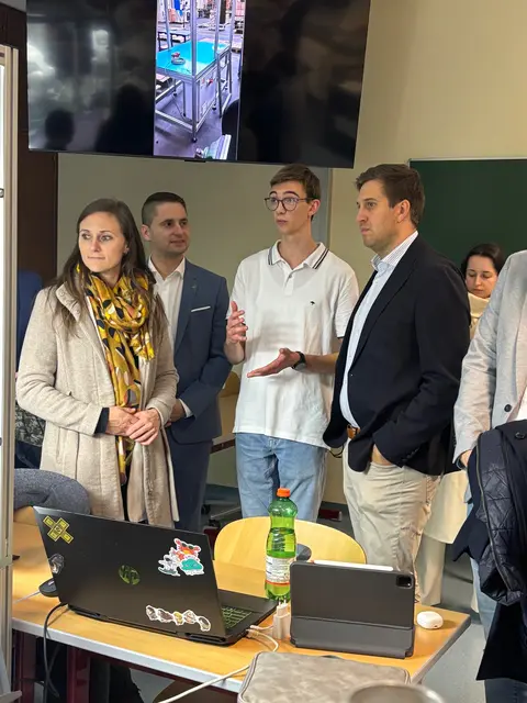 Staatssekretär Pröö in der HTL Karlstein | Foto: VPNÖ 