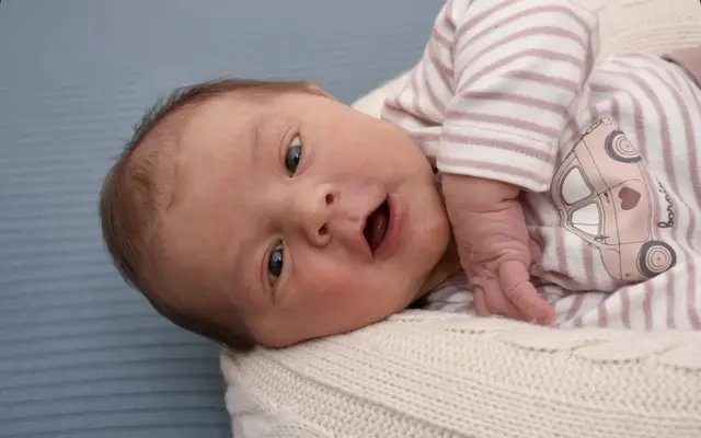 Name: Noah
Geburtsdatum: 03.11.2025
Geburtsgewicht: 3620 g
Geburtsgröße: 52 cm
Eltern: Katrin Krenn und Lukas Feigl aus Jagerberg | Foto: Babysmile