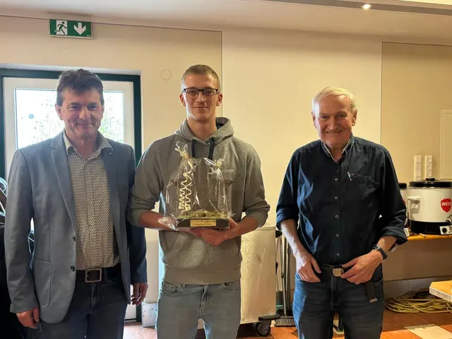 Bürgermeister Roman Grübler, Thomas Glechner von „Glechner Kälte und Klimatechnik“ und VLM-Obmann Hans Blümlinger. | Foto: VLM