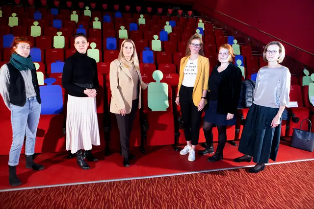 Filmabend und Podiumsdiskussion im Dieselkino: Jessica Rohrmoser (Verein Frauen für Frauen Burgenland), Magdalena Freißmuth (Geschäftsführerin Verein Frauen für Frauen Burgenland), Landesrätin Daniela Winkler, Michaela Fassl (Fachliche Leitung, Frauen-, Mädchen- und Familienberatungsstellen Oberwart, Güssing und Jennersdorf), Iga Zakrzewska (Frauenhaus Burgenland) und Karin Gölly (Gewaltschutzzentrum Burgenland) | Foto: Landesmedienservice