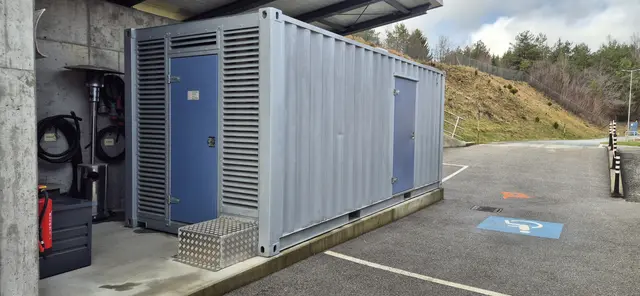 Dieses Notstromaggregat macht den westlichen Wörthersee absolut Blackout-sicher. | Foto: AWV WW