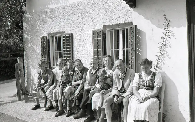 Herrliches Foto, oder? Wenn du diese Personen kennst, solltest du dich beim Fotografen melden. | Foto: Nico Adrian Hölzl
