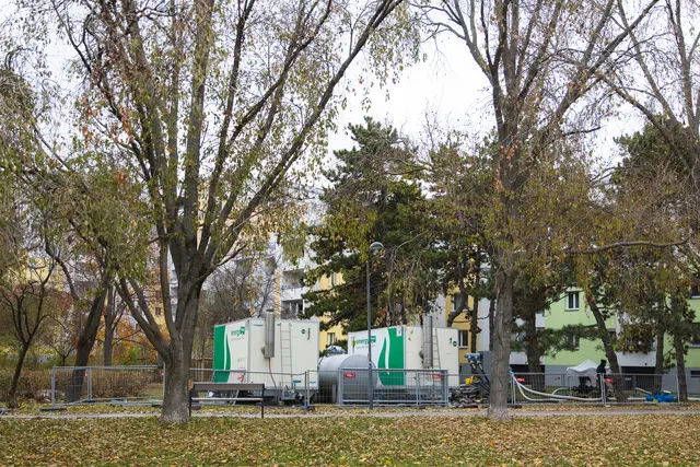 Mittels mobilen Anlagen wurden rund 5.000 Haushalte am Wochenende noch versorgt.  | Foto: Johannes Zinner/Wien Energie