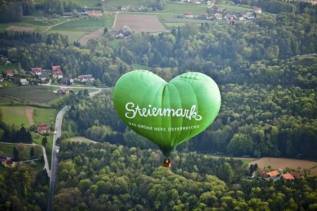 "Das grüne Herz Österreichs" erlebt wortwörtlich einen Höhenflug. | Foto: Steiermark Tourismus/Tom Lamm