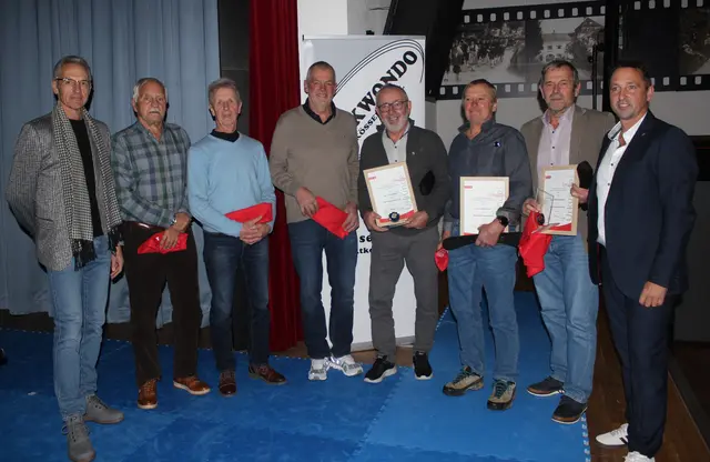 v.l.: Christian Huber, Peter Soitner, Hermann Hetzenauer, Sepp Fahringer, Johann Vikoler, Anton Vikoler, Gerhard Obermoser, Alex Lechthaler.