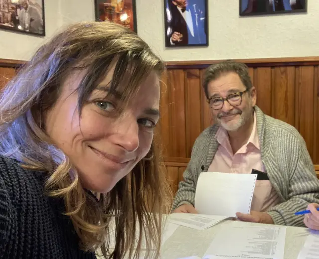 :  Vater Andreas Steppan und Tochter Sammy bei einer gemeinsamen Probe für ihren ersten gemeinsamen Auftritt am 10. Dezember in der Mödlinger Stadtgalerie. Der Vorverkauf für „Papalapap“ läuft.  | Foto: Foto: privat 