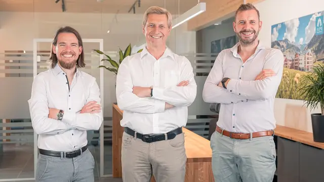Die Geschäftsführung von Alps Resorts: Thomas Payr, MBA (CMO), Gerhard Brix (CEO) und Gerhard Brix Jun. (COO). | Foto: Kitz Alps