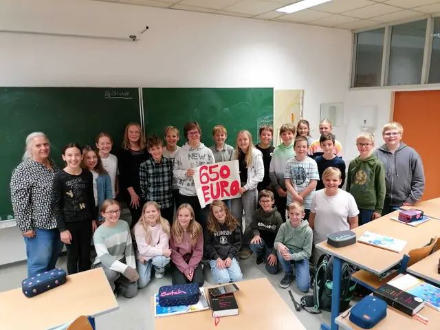 Die Zweitklässler sammelten mit ihrem Kuchenbuffet stolze 650 Euro. | Foto: Andrea Eisterlehner