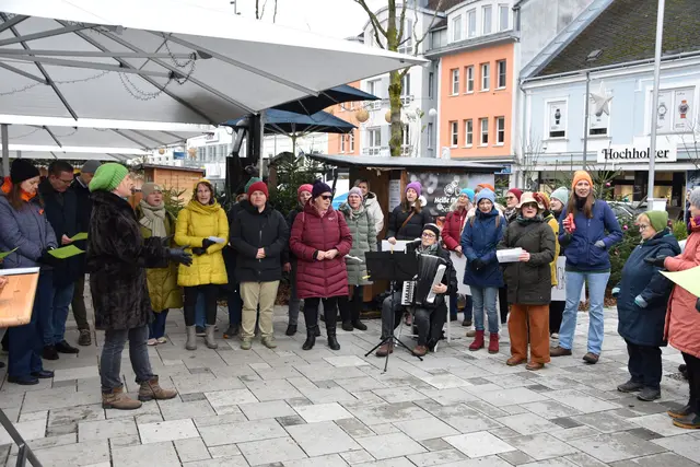Frauenhaus Amstetten singt „Lied ohne Angst“ in Mostviertler Dialekt – musikalisches Zeichen gegen Gewalt. | Foto: Frauenhaus Amstetten