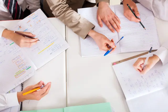 Am Donnerstag, 11. Dezember 2025, lädt die Sport/Mittelschule St. Valentin/Schubertviertel zum Tag der offenen Tür ein.  | Foto: PantherMedia/michaeljung