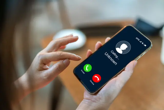 Danach habe sie einen Anruf erhalten und sei aufgefordert worden, eine neue Krypto-Wallet bei dem Anbieter "SafePal - Cypto Wallet BTC NFT" zu erstellen. (Symbolfoto)  | Foto: stock.adobe.com/at/JOURNEY STUDIO7 