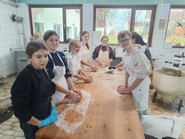 Die Schüler und Schülerinnen der Mittelschule Kühnsdorf holten sich bereits vorab wichtige Tipps und Empfehlungen bei der "Zuckerrosi" ein. | Foto: Privat