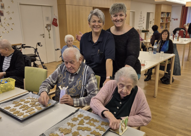 Vorweihnachtliche Stimmung, duftende Kekse und gelebte Gemeinschaft prägten den Adventmarkt im Stephansheim Horn. | Foto: Edi Poss