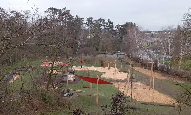 Der Spielplatz am Sportring wurde im Rahmen eines Bürgerbeteiligungsverfahrens neu konzipiert. | Foto: Auersthal