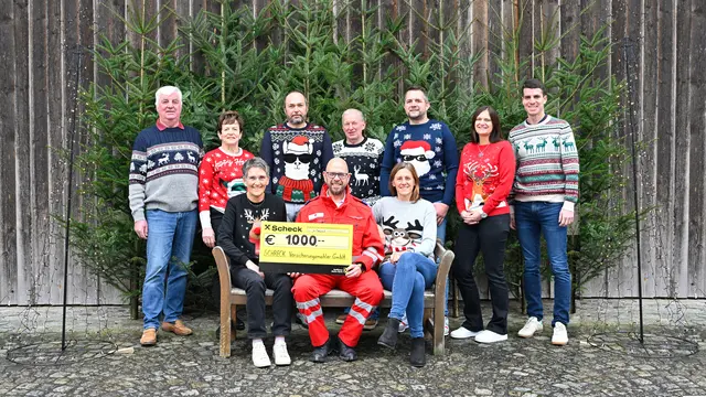 Spendenübergabe an das Rote Kreuz. | Foto: Schreck Versicherungsmakler GmbH