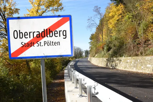 Rückkehr zur Normalität: Der über ein Jahr lang gesperrte Goassteig zwischen Radlberg und Viehofen wurde vom Land früher als ursprünglich angekündigt wieder für den Verkehr freigegeben.  | Foto: Josef Vorlaufer