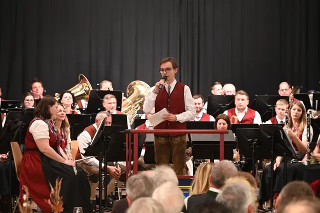 Für frischen Wind sorgte Kilian Raffer als Moderator. | Foto: Marktmusik St. Dionysen