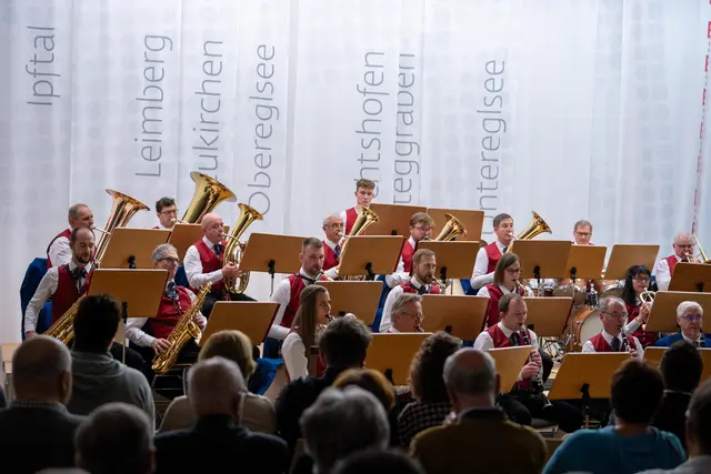 Der Musikverein Niederneukirchen lädt am 6. und 7. Dezember zu zwei Konzerttagen in den Veranstaltungssaal der Gemeinde ein. | Foto: Musikverein Niederneukirchen